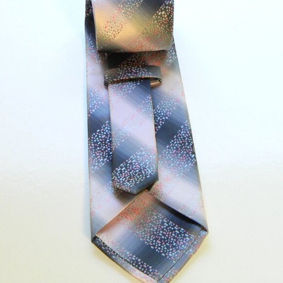 3 for/ $30 Vennetia Uomo Gradient Squares Pattern 60" Silk Designer Tie - Picture 4 of 6